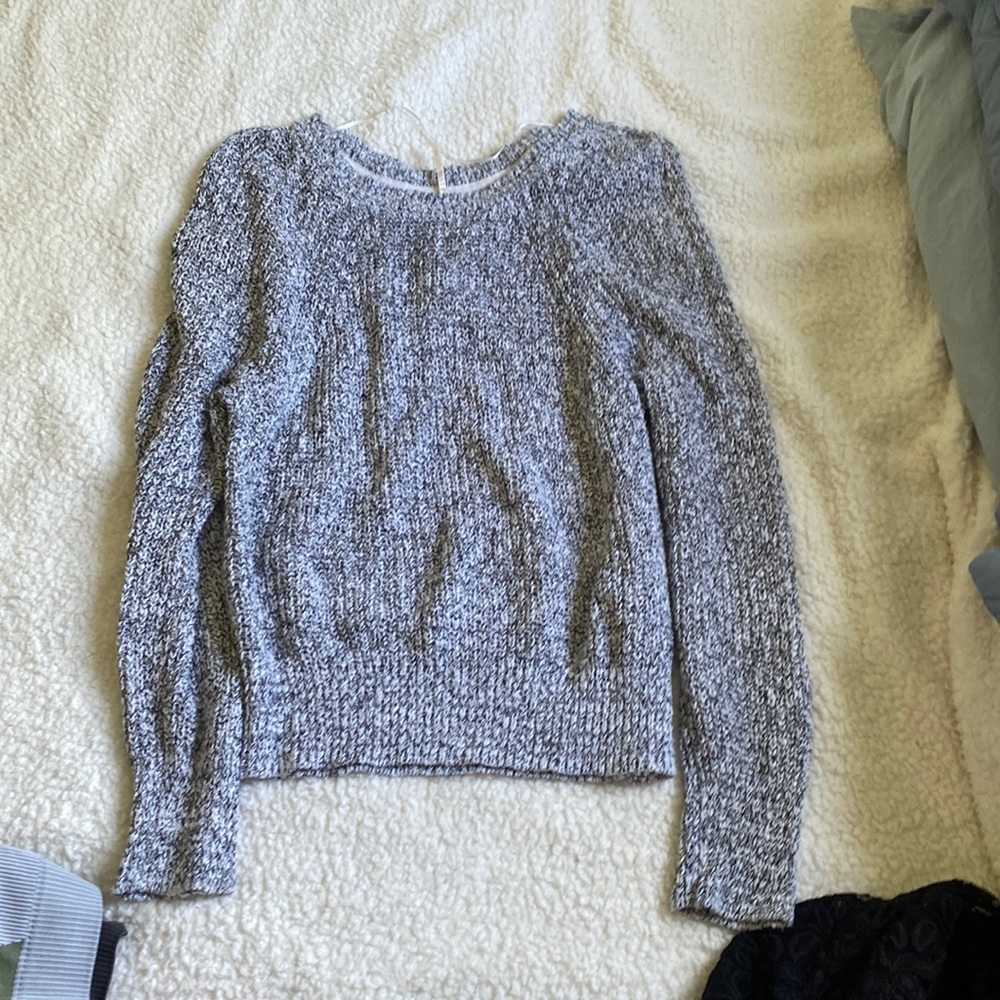 Free people sweater M
